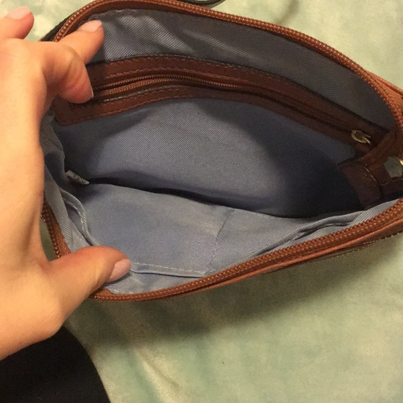 Leather cross body bag - Picture 2 of 4